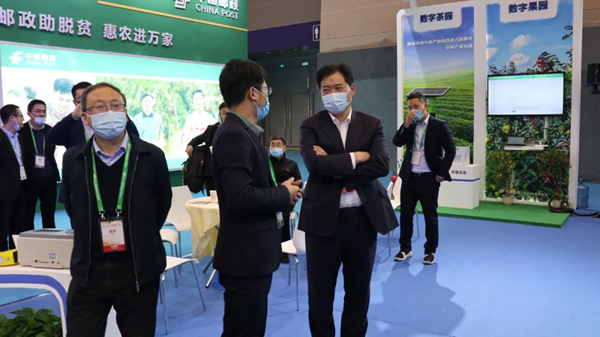 浙江省農業農村廳副廳長唐冬壽蒞臨托普云農展位