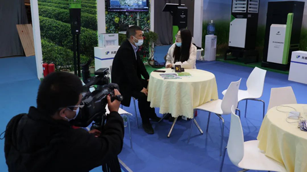 《品質》欄目組采訪托普云農