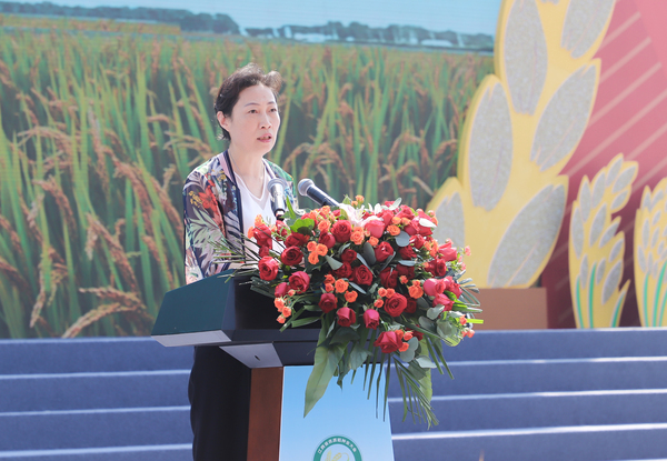 江西省委農辦主任、省農業農村廳黨組書記、廳長江枝英發表講話